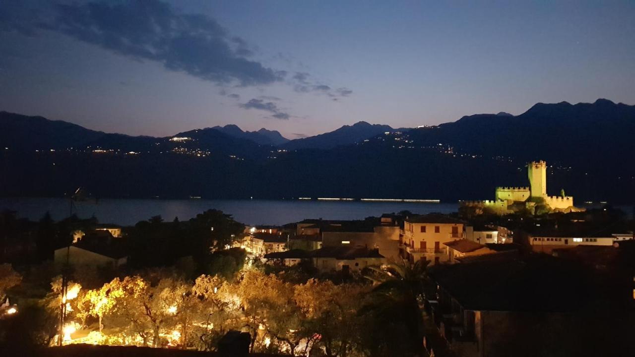 Ferienwohnung Blue Sky Garda - Sunset Malcesine Exterior foto